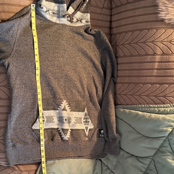 Pendleton Roots Aztec Charcoal Knit with Logo Patch - Picture 14 of 16